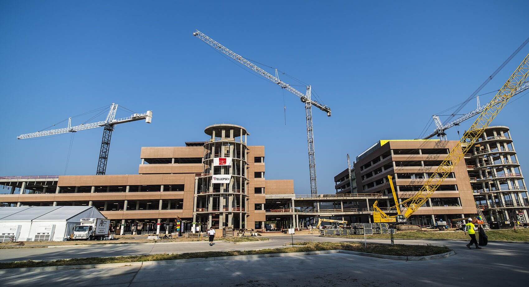Texas Children’s Hospital and Tellepsen Builders celebrated an exciting construction milestone at Texas Children’s Hospital The Woodlands. (Credit: Allen S. Kramer/Texas Children’s Hospital)