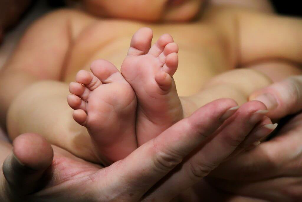 baby-feet-836867_1920