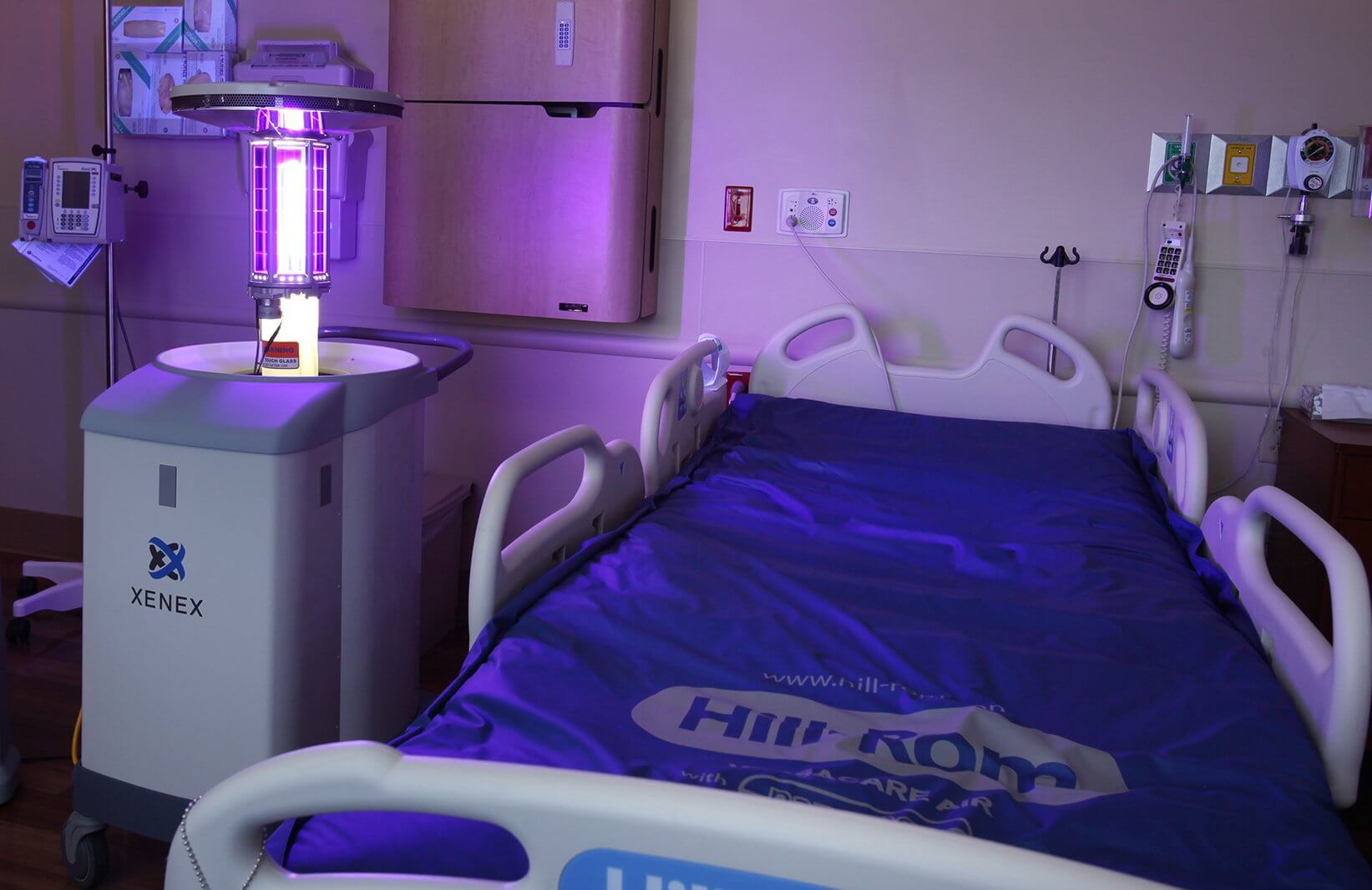The xenon ultraviolet light system disinfects surfaces using UV rays emitted at about 90 pulses per minute. (Credit: Xenex)