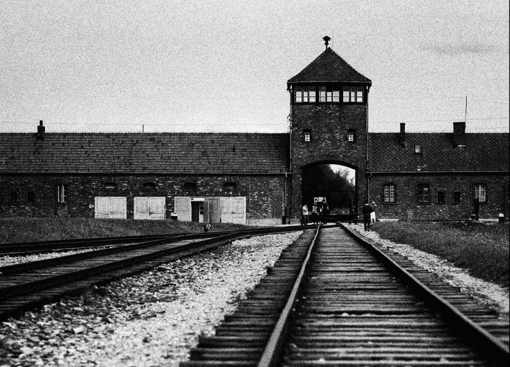 Auschwitz-Birkenau tracks
